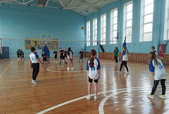 В Ершовском районе определили лучших игроков в пионербол
