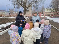 Ершовским дошколятам напомнили о необходимости ношения на одежде световозвращающих элементов