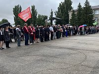 Митинг памяти и скорби прошел сегодня на центральной площади Ершова