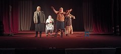 Ершовцы по достоинству оценили театральную постановку артистов РДК