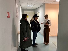 Облдепутат посетил школу и детский сад Ершовского района