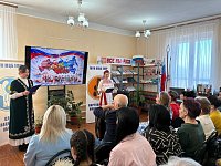 В ершовской библиотеке открыли Год единства народов России