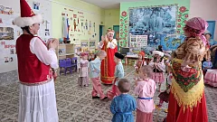 В ершовском селе Год единства народов открыли «Хороводом дружбы»