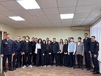 В ОМВД России по Ершовскому району на торжественном мероприятии сотрудники полиции принимали поздравления