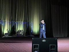 На главной сцене Ершовского района прошел театрализованный рождественский концерт «Зимняя сказка»