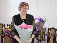 Глава Ершовского района Светлана Зубрицкая поблагодарила земляков за поздравления в свой адрес