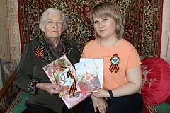 Добрая традиция - поздравить на дому ветеранов и тружеников тыла