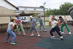 Необычный марш-бросок скандинавской ходьбы совершили ершовские старшие