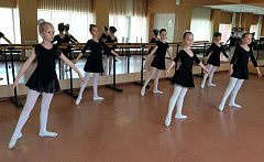 В школе искусств Ершовского района прошел переводной экзамен по классическому танцу