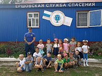 Ершовские сотрудники МЧС провели для воспитанников детского сада урок безопасности