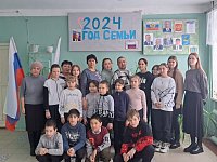 Во время краткосрочного отпуска боец СВО из Ершовского района встретился со школьниками