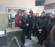 В День студентов в ОМВД России по Ершовскому району прошло профориентационное мероприятие «Связь поколений»