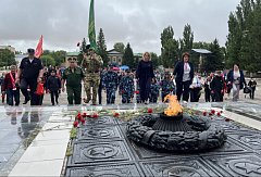 Митинг памяти и скорби прошел сегодня на центральной площади Ершова