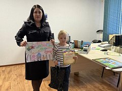 Конкурс рисунков и поделок показал отличное знание правил дорожного движения ершовскими ребятами