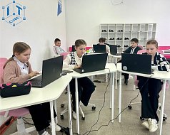 «IT-КУБ»: ершовские школьники смоделировали будущее и оказались в 2050 году