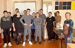 В стенах учебных мастерских Ершовского агролицея шьют нательное белье для бойцов СВО