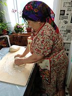 В ершовском селе прошел мастер-класс по приготовлению казахских баурсаков