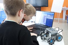 Занятия в IT-Cube пользуются популярностью у ершовских детей и подростков