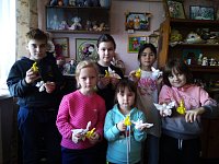 На каникулах ершовские ребята научились мастерить игровые куклы и куклы-обереги