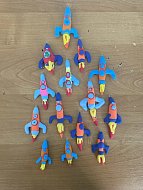 День космонавтики отметили творчески: ершовские школьники слепили «космические талисманы»