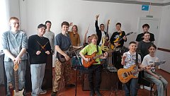 В Ершове на концерте «Весенняя мозаика» выступили юные рок-музыканты