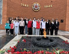 Митинг памяти и скорби прошел сегодня на центральной площади Ершова