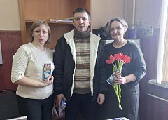 Женский коллектив ершовской полиции принимал поздравления с весенним праздником от председателя Общественного совета