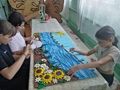 В одном из сельских клубов Ершовского района картины делают из теста