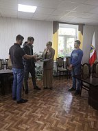 Глава Ершовского района Светлана Зубрицкая поблагодарила Совет отцов и сельхозтоваропроизводителей за организацию и сбор гуманитарной помощи для участников СВО