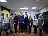Глава Ершовского района Константин Мызников встретился с молодыми педагогами