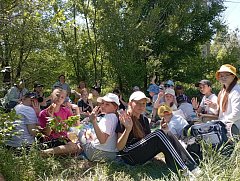 Юные ершовские исследователи начали новый сезон с экспедиции по родной степи