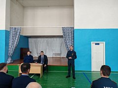 Глава Ершовского района Константин Мызников провел встречу с жителями села Марьевка