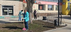 В Ершове сегодня прошел первый в этом году массовый субботник