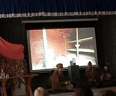 В Ершове прошел театральный показ военного спектакля «Вижу цель»