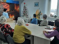 Удивительные экспонаты из других эпох посмотрели ершовцы на выставке елочных игрушек