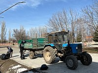 Весна начинается с чистоты: Ершов присоединился к общеобластному субботнику