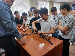По инициативе Общественного совета при ОМВД России по Ершовскому району для школьников провели увлекательную экскурсию
