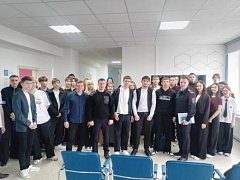 Ершовские полицейские и общественники провели профориентационное мероприятие «Связь поколений» для старшеклассников