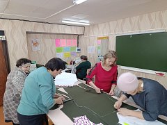 Коллектив Ершовского агролицея шьет маскировочные костюмы для бойцов СВО