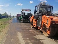 В селе Моховое Ершовского района начался ремонт дороги на улице 25 съезда КПСС
