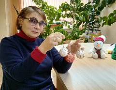 В ершовском «Доброцентре» прошел предновогодний мастер-класс от получателя услуг