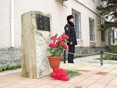 В Ершове хранят память о погибших милиционерах