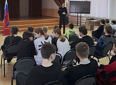 Новый год ершовские полицейские начали с активной работы по профилактике правонарушений среди подростков