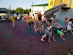 «Ромашковое счастье» подарило ершовским детям море улыбок