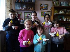 На каникулах ершовские ребята научились мастерить игровые куклы и куклы-обереги