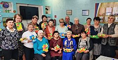 Ершовцы приняли участие в творческом мастер-классе «Отдарок за подарок: для милых дам»
