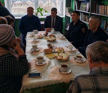 Глава Ершовского района Константин Мызников встретился с родителями военнослужащих СВО