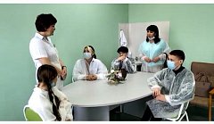 Для старшеклассников организовали экскурсию в Ершовскую районную больницу