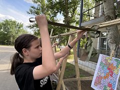 Для юных отдыхающих в санатории им.В.И. Чапаева ершовские «паучки» провели мастер-класс по плетению маскировочных сетей