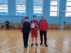 В Ершове прошел открытый турнир по баскетболу, в котором приняли участие команды из 5 районов